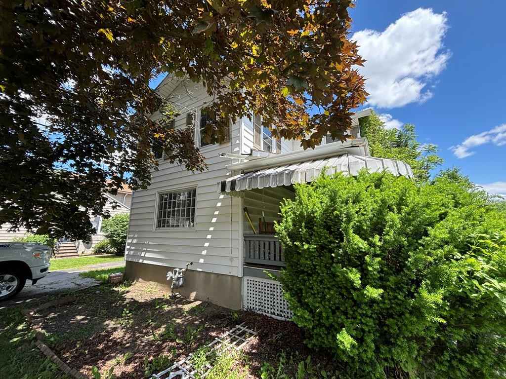718 Walnut St  