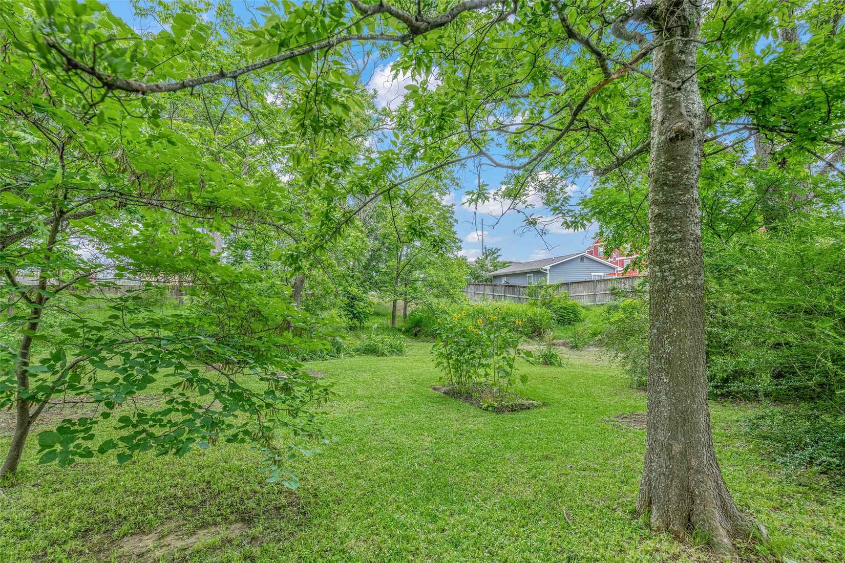 2807 2809 E Villa Maria Rd  