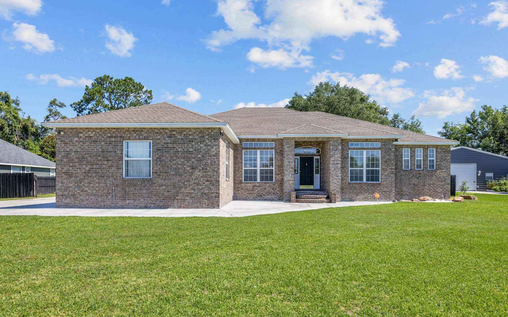319 SW BUTTERCUP  
