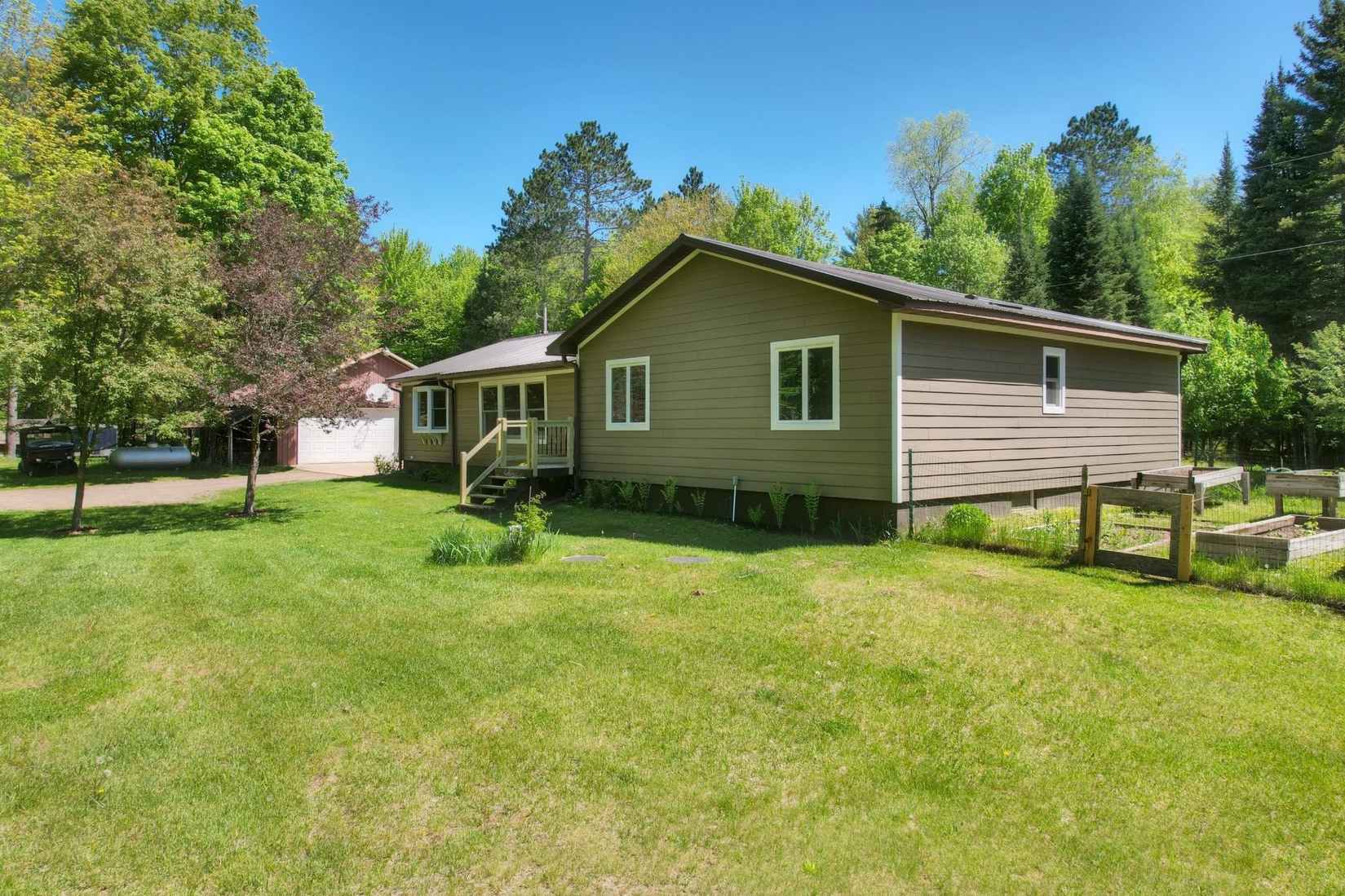 N2610 DUCK LAKE RD E  