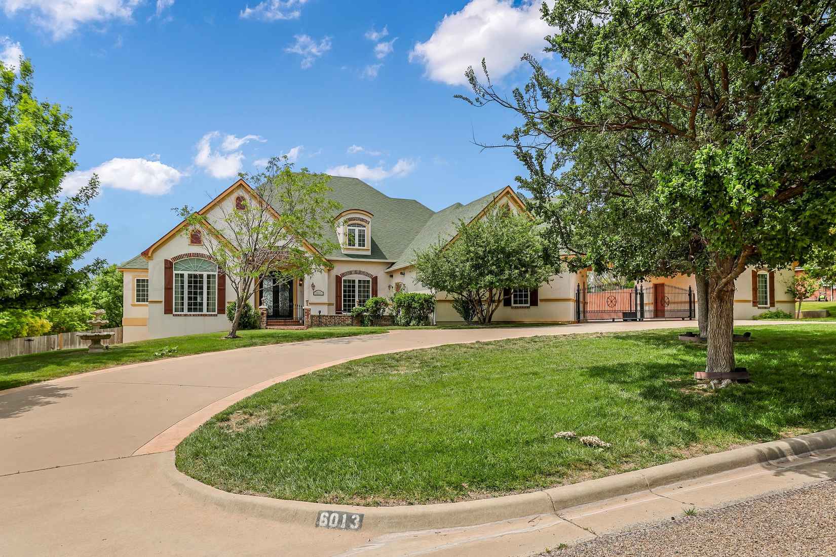 6013 Shady Brk Dr  