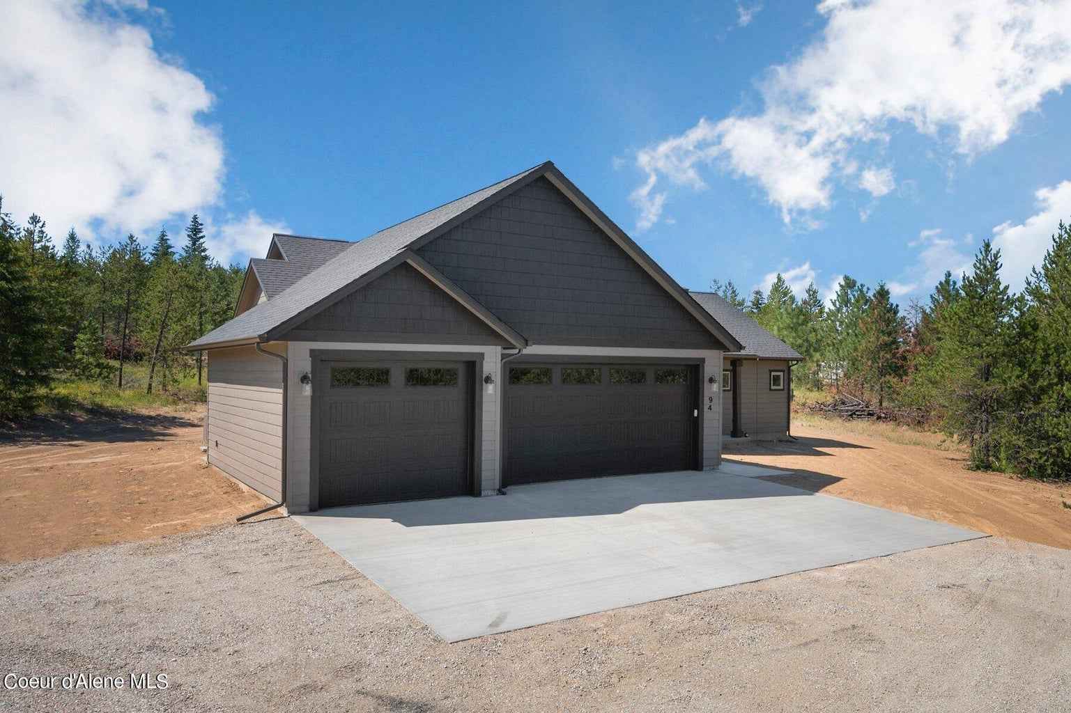 571 Skyhawk Dr  