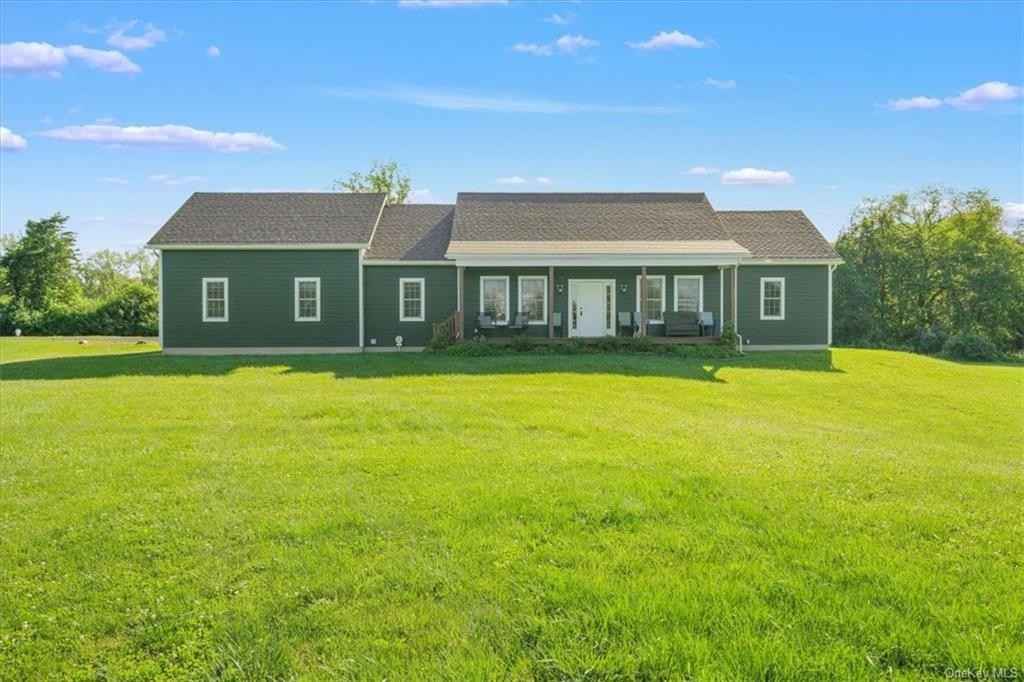 40 Bridle Path Ln  