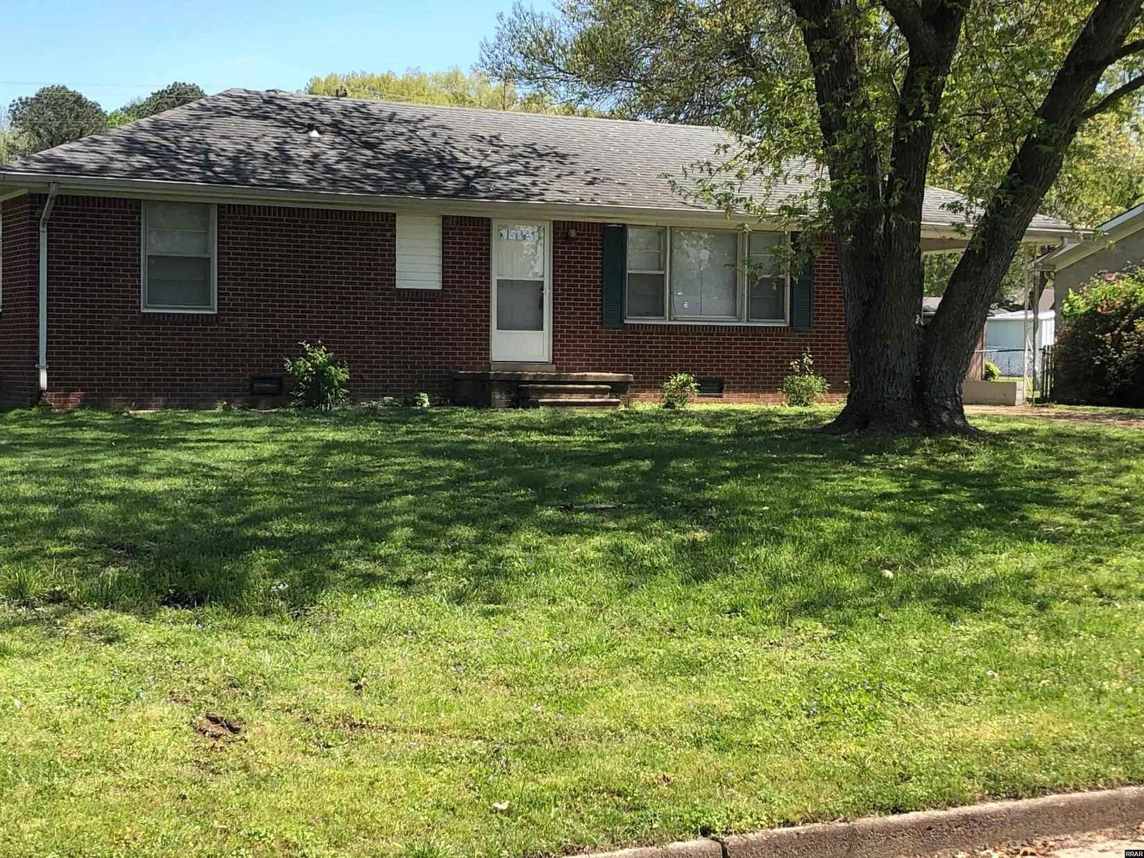 1076 Highland  