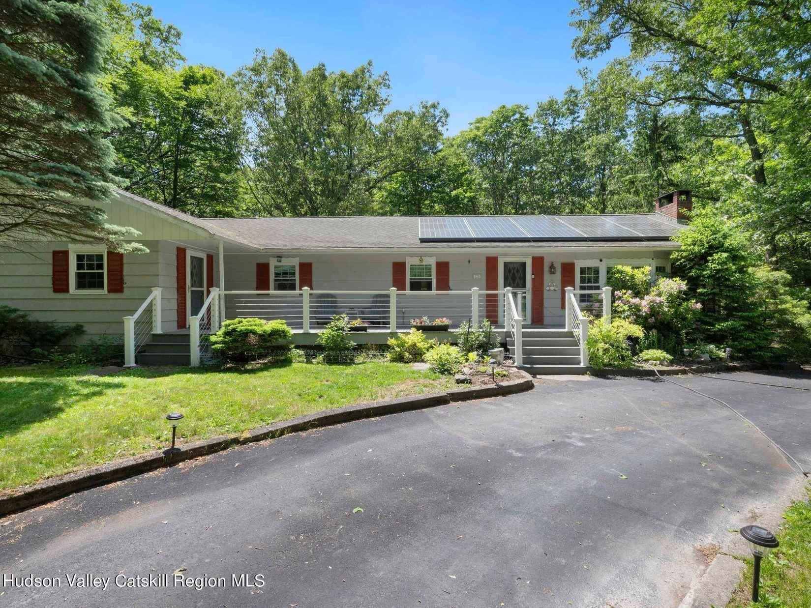 125 Davis Rd  