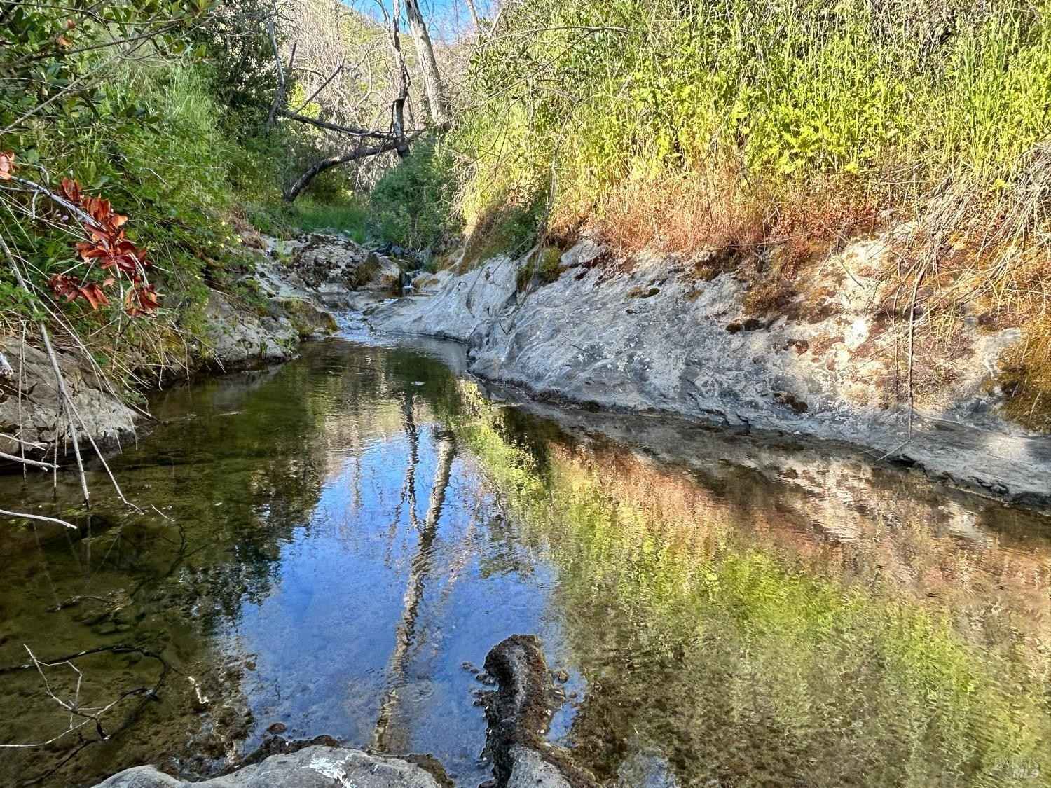 6886 Ca-20 Hwy  