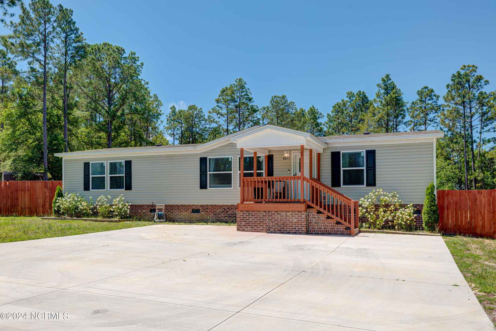4041 W Red Oak Dr  