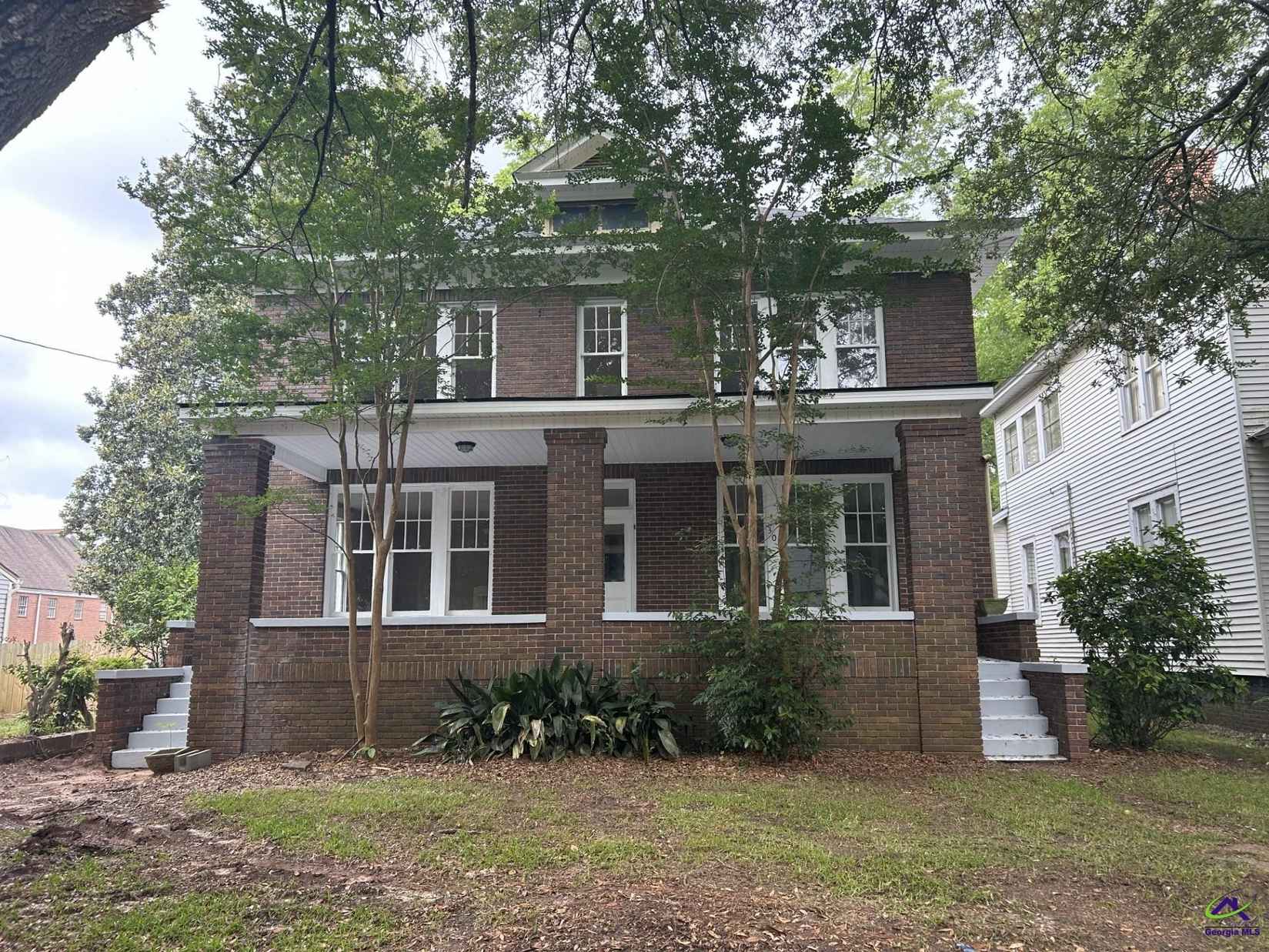 307 W Church St  