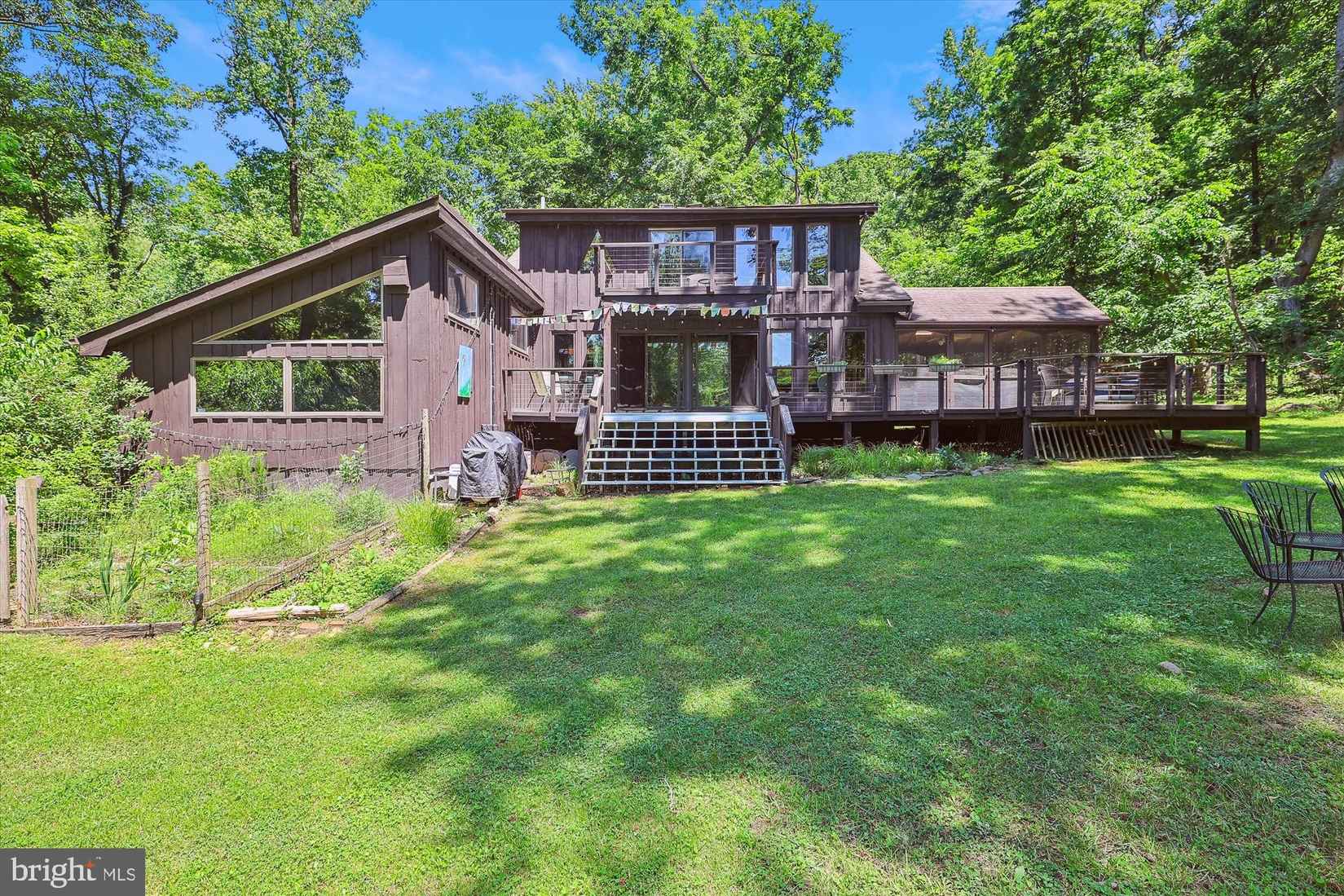 1290 OLD Lndg Rd  