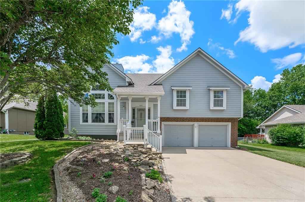 812 S Bridle Trl Ln  