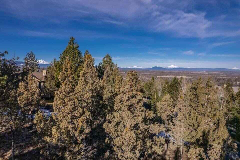 1327 NW Constellation Dr  