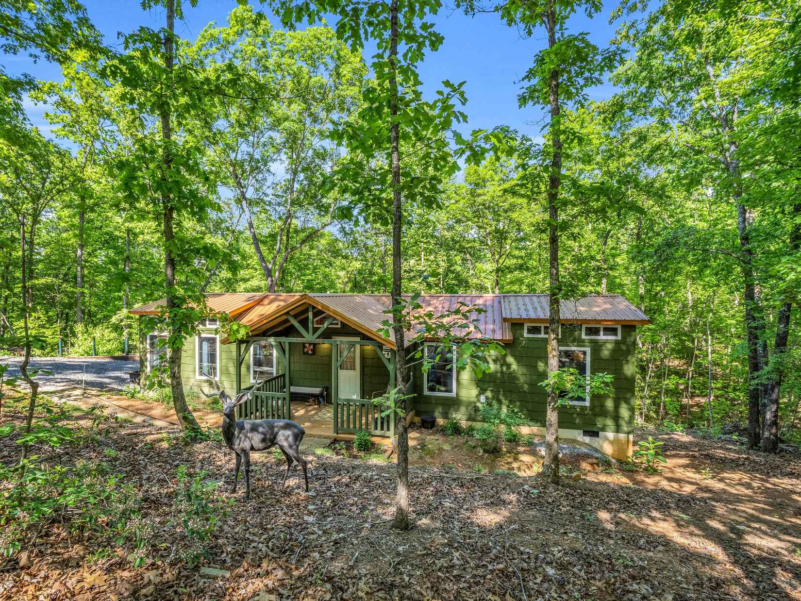 81 Delind Dr  