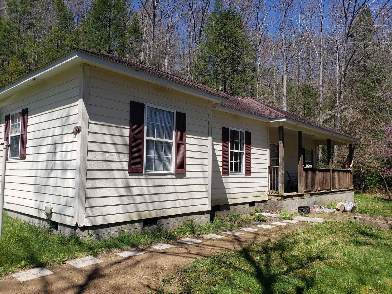 260 Willow Ln  