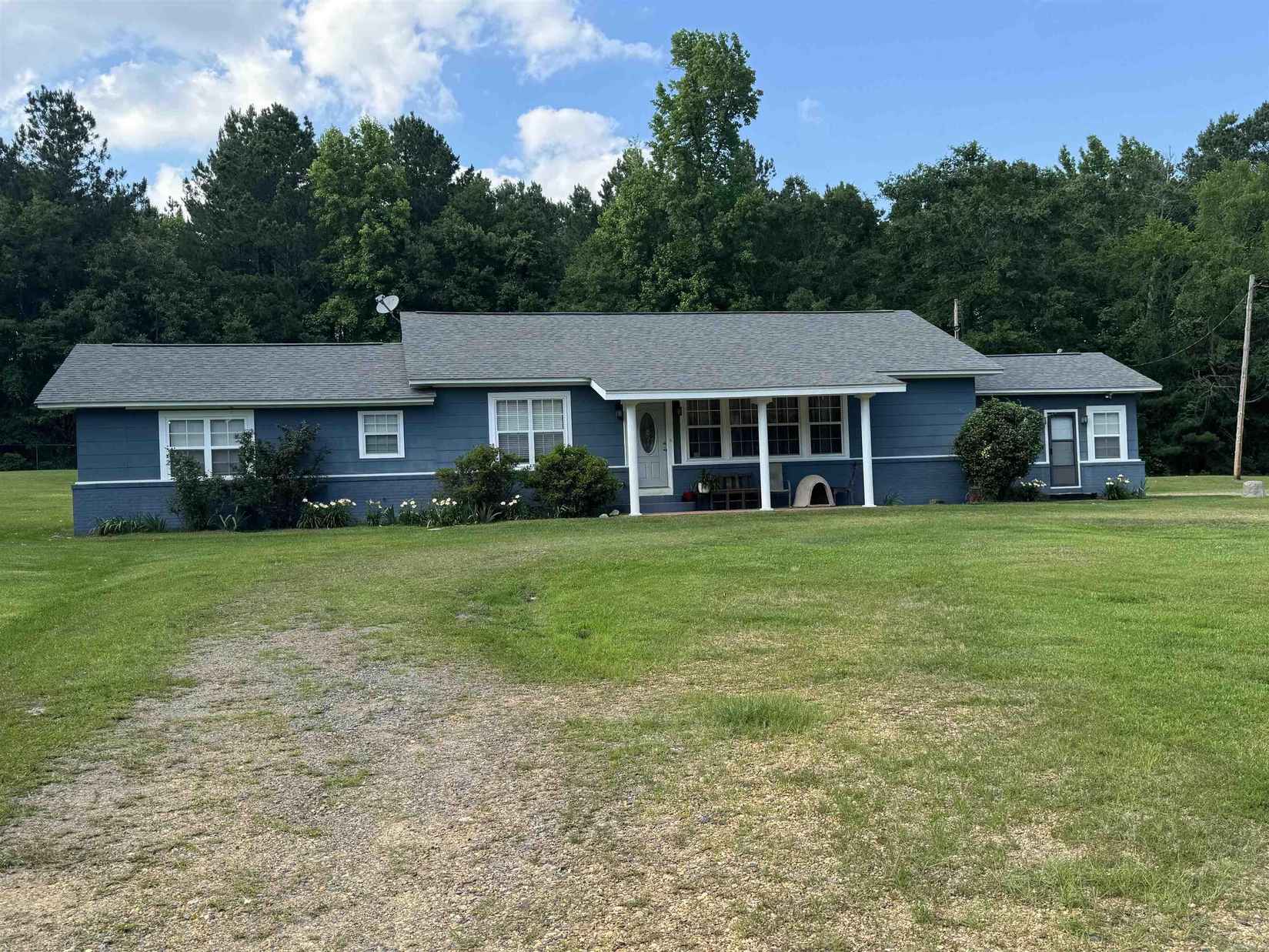 421 Columbia Road 11 Rd  