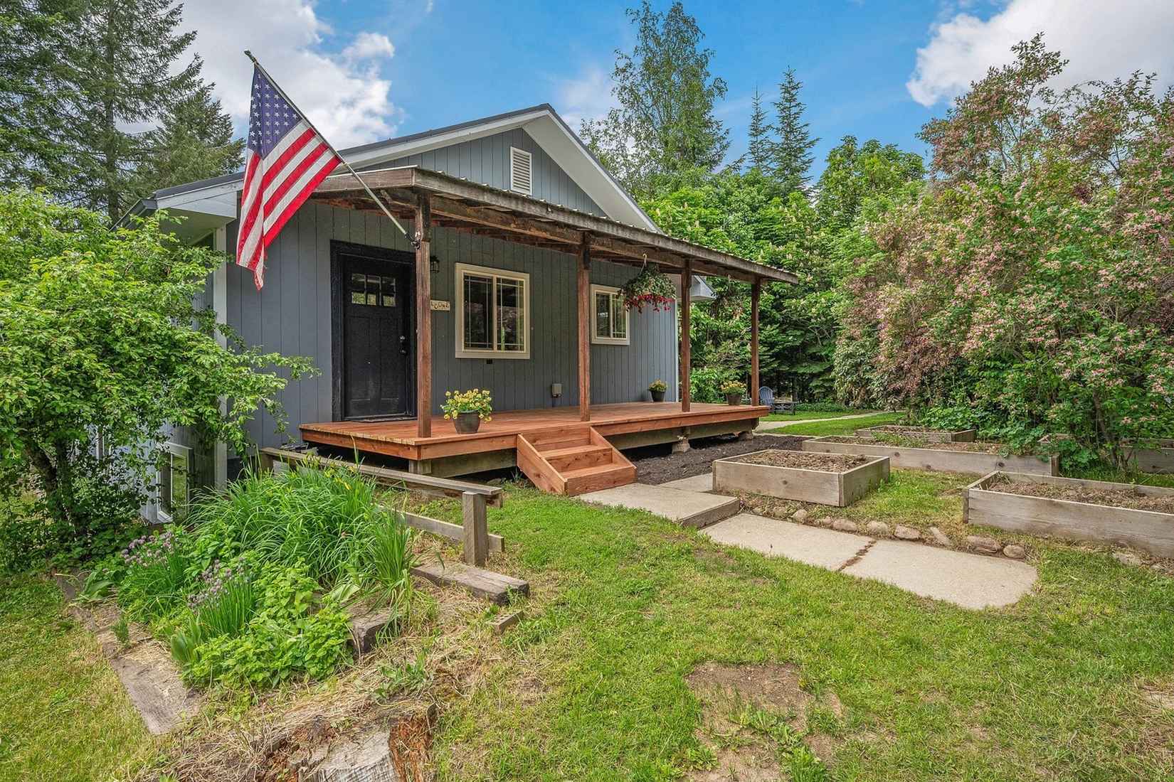 302 Holley Gln West  