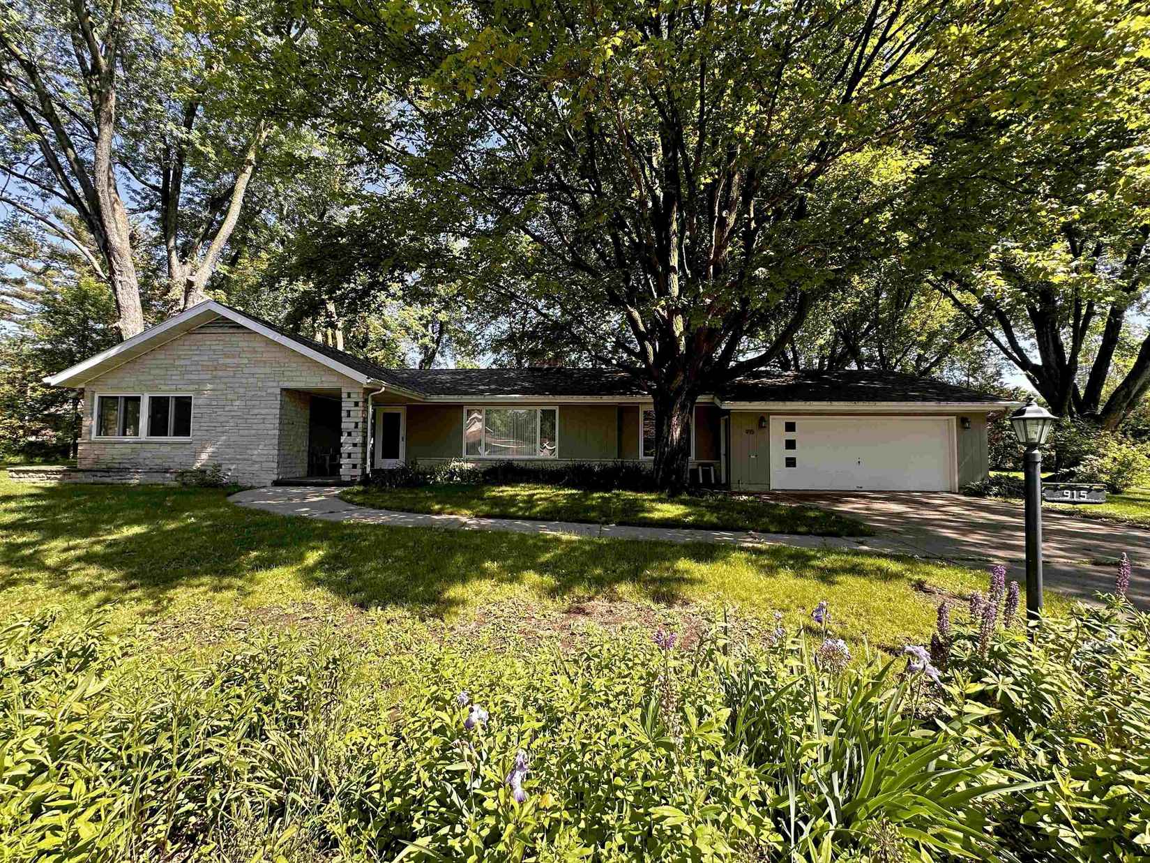 915 Martin Dr  