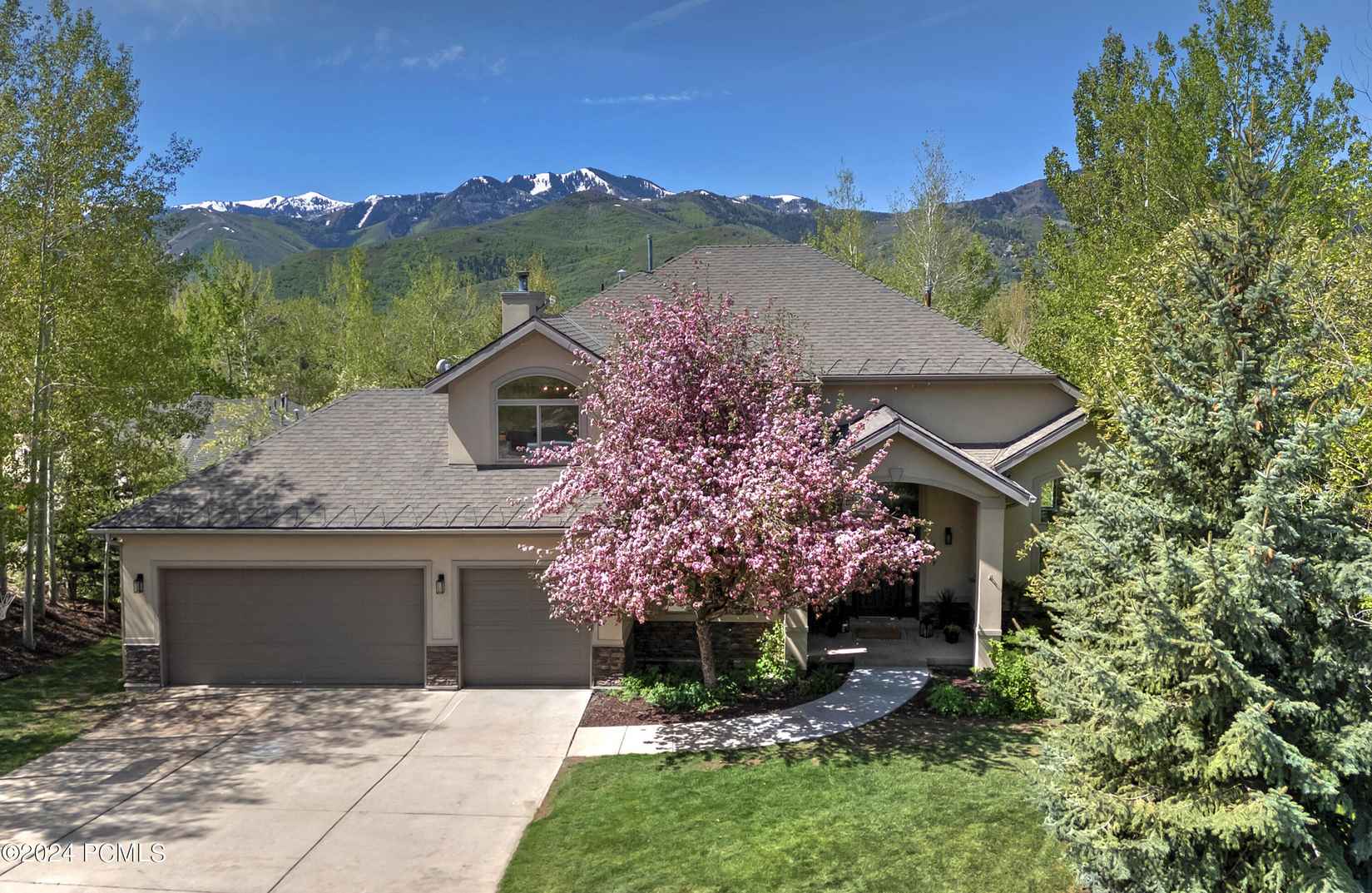 8829 Sackett Dr  