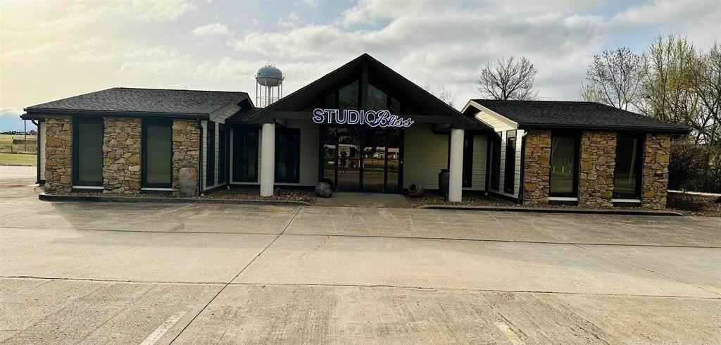701 N Main St  