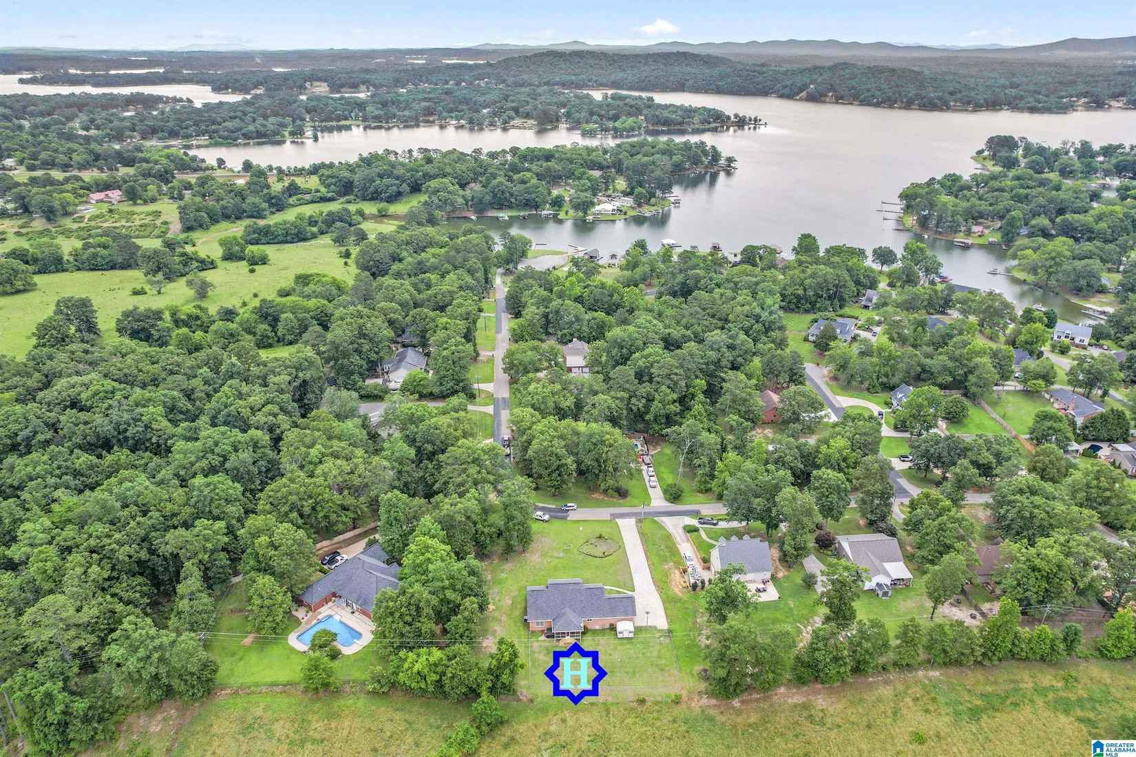 580 RIVERVIEW Dr  