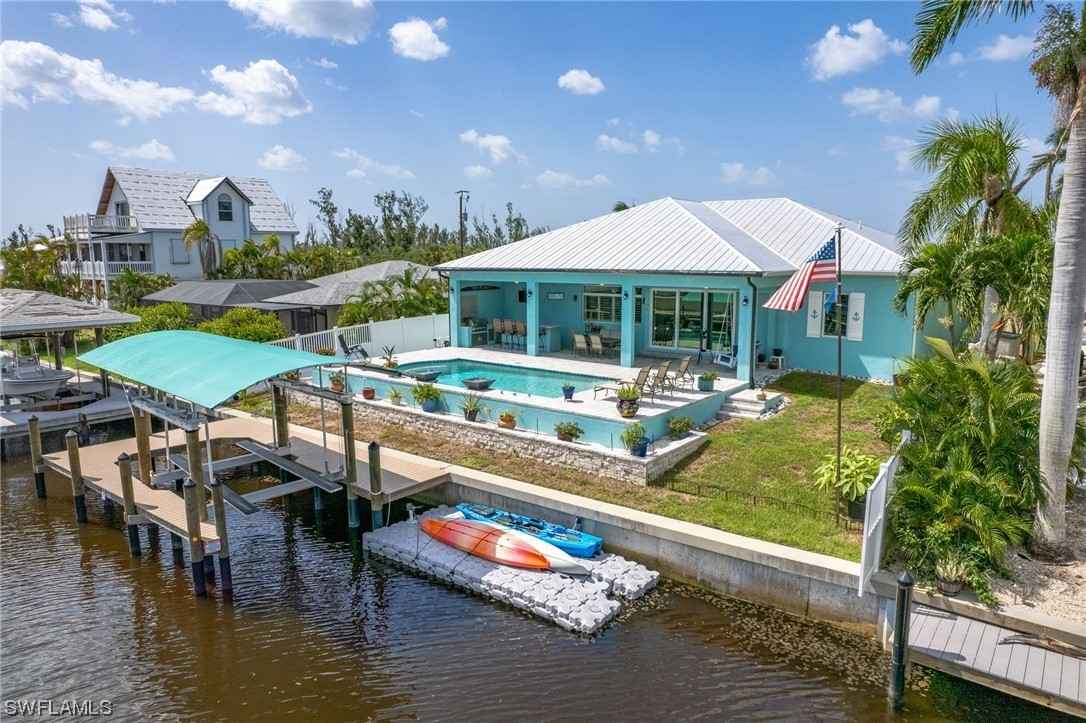 3247 Manatee Dr  
