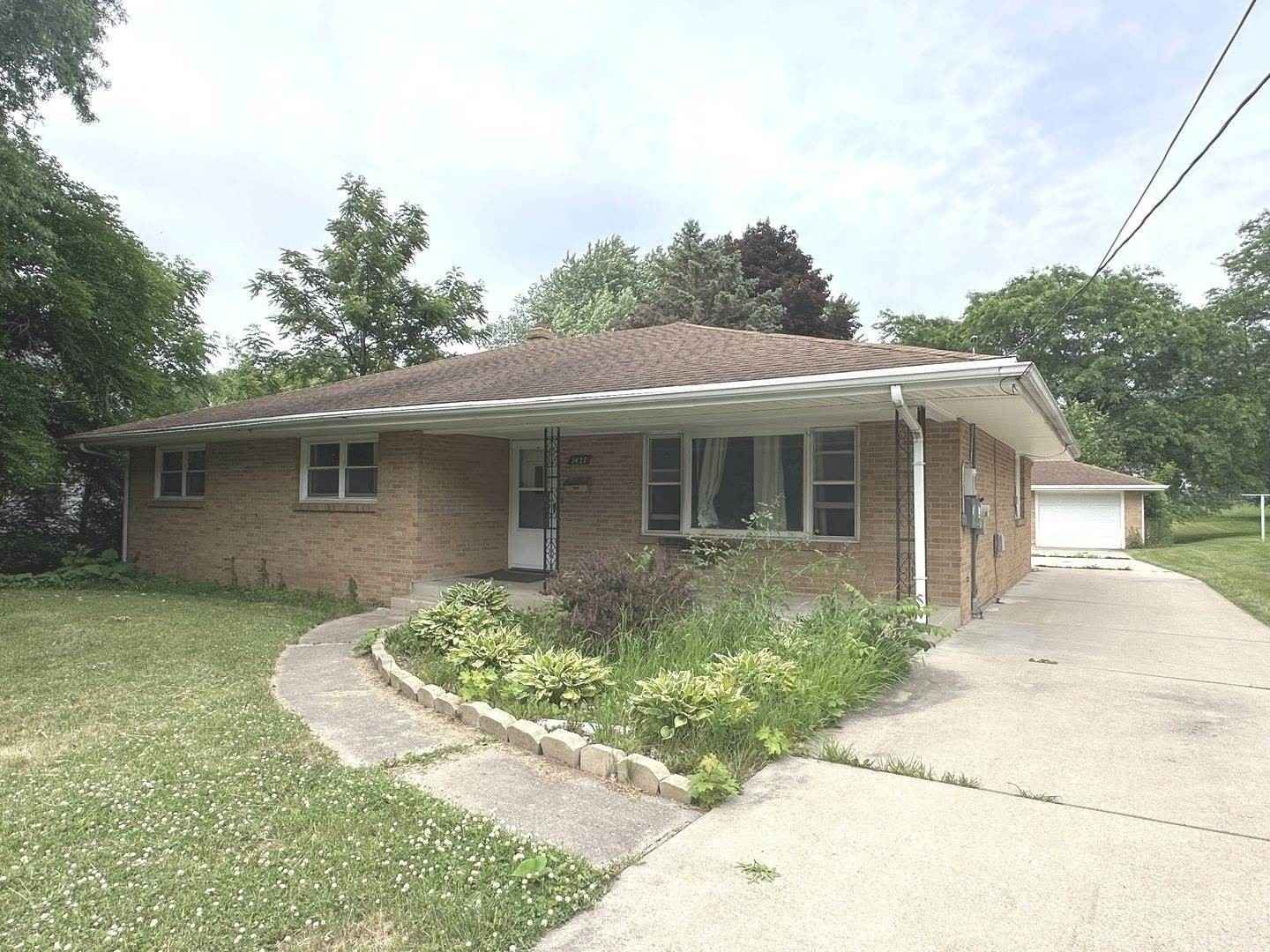 1427 South Walnut Ave  