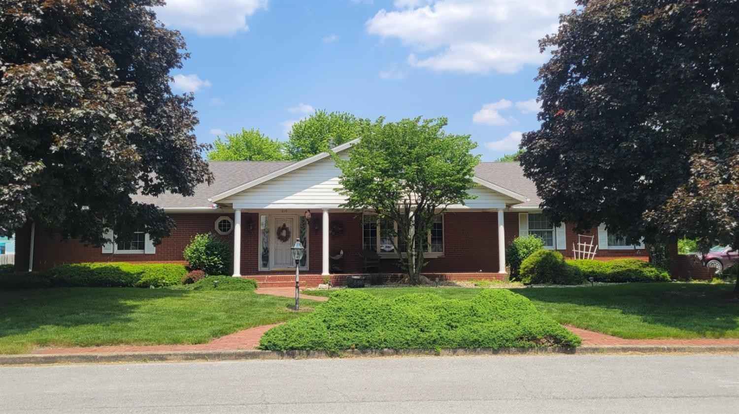 210 E Gonzales St  