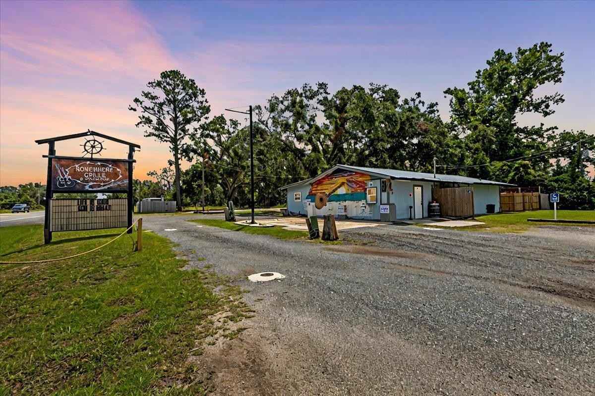 2281 W HWY 98  