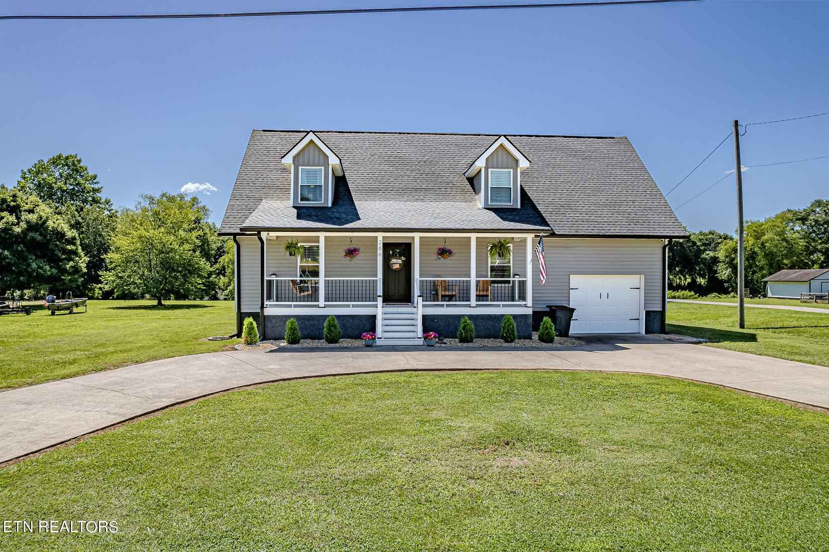 286 Circle R Dr  