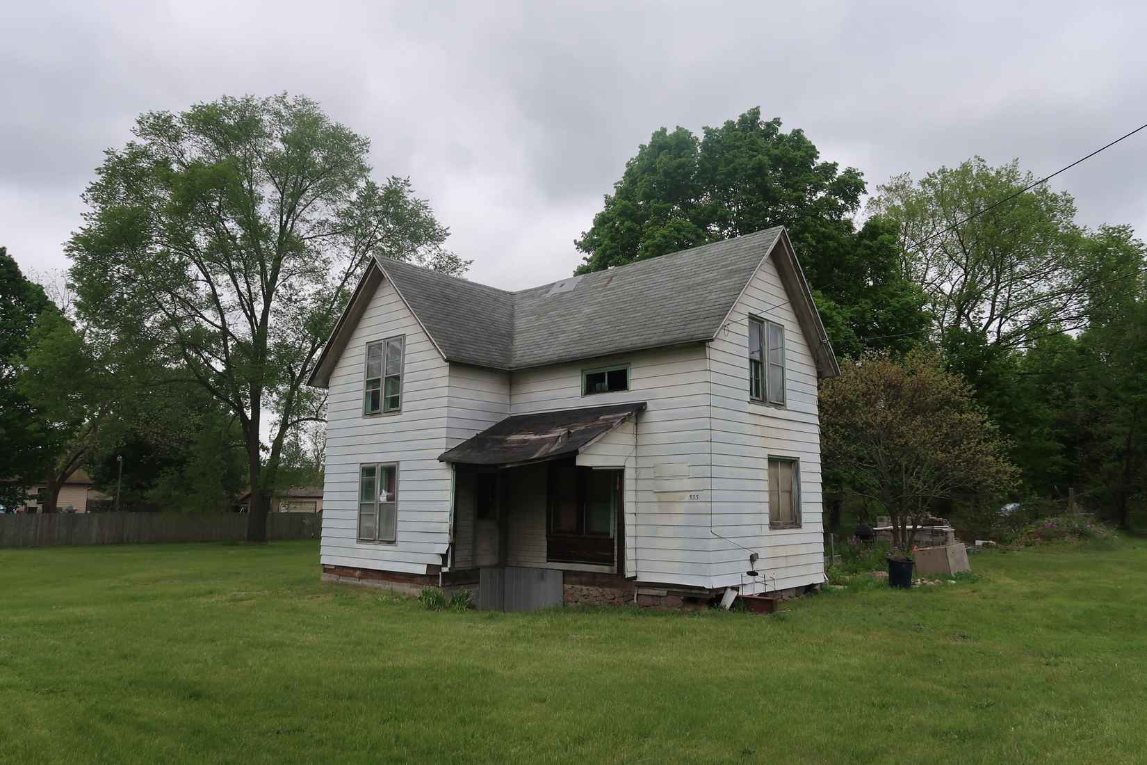 533 W Main St  