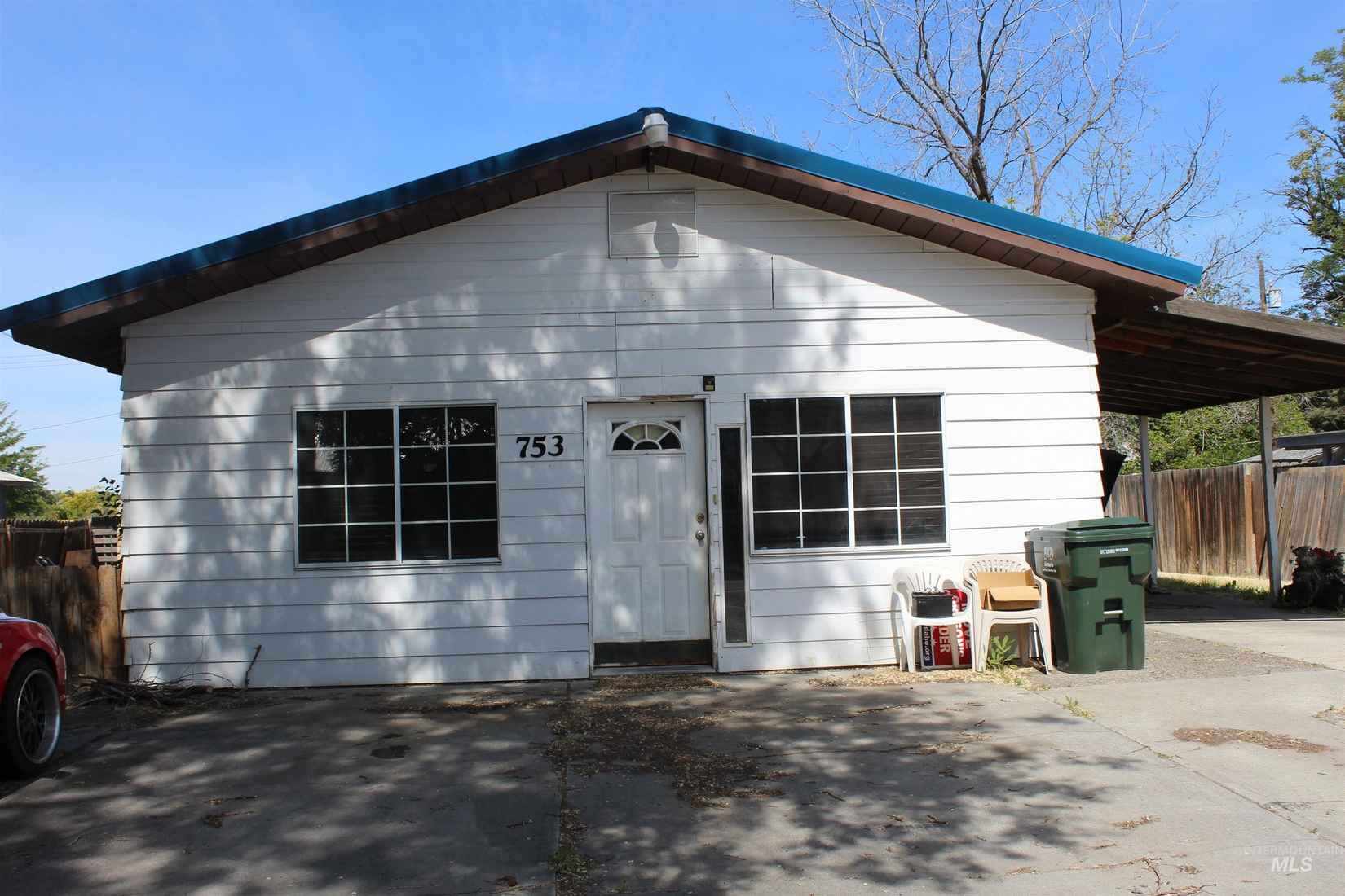 753 SW 4th St  
