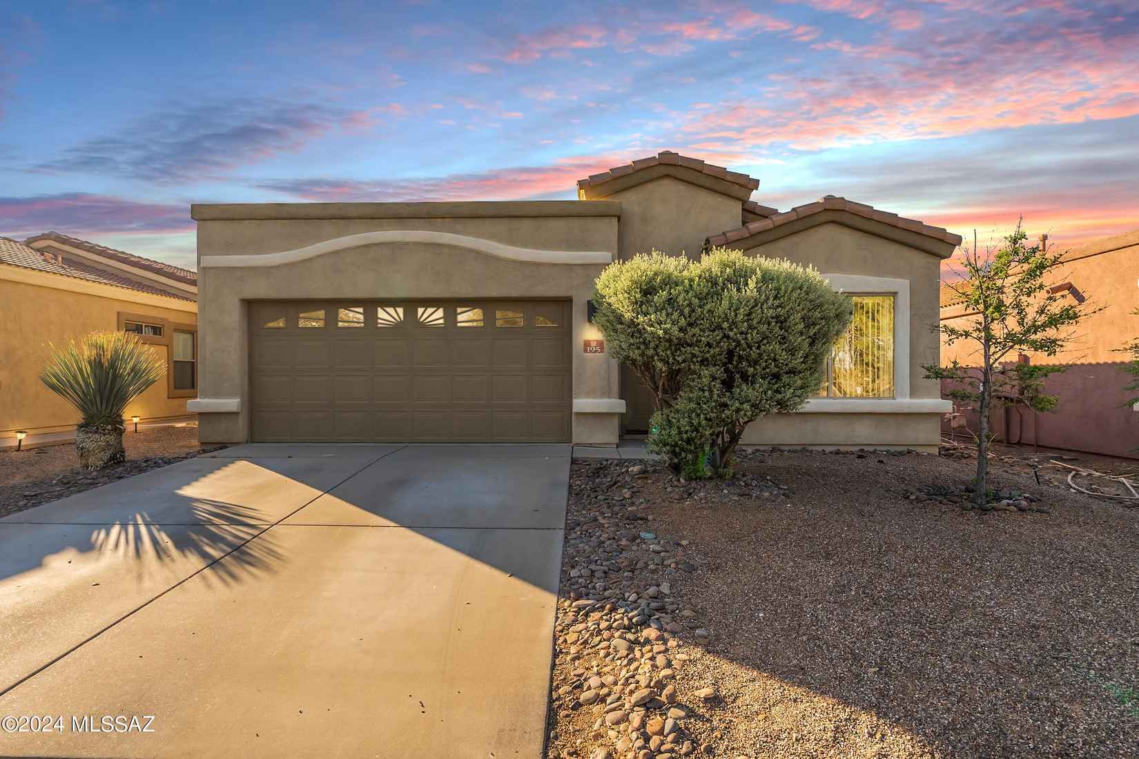 195 E Corte Rancho Dorada  