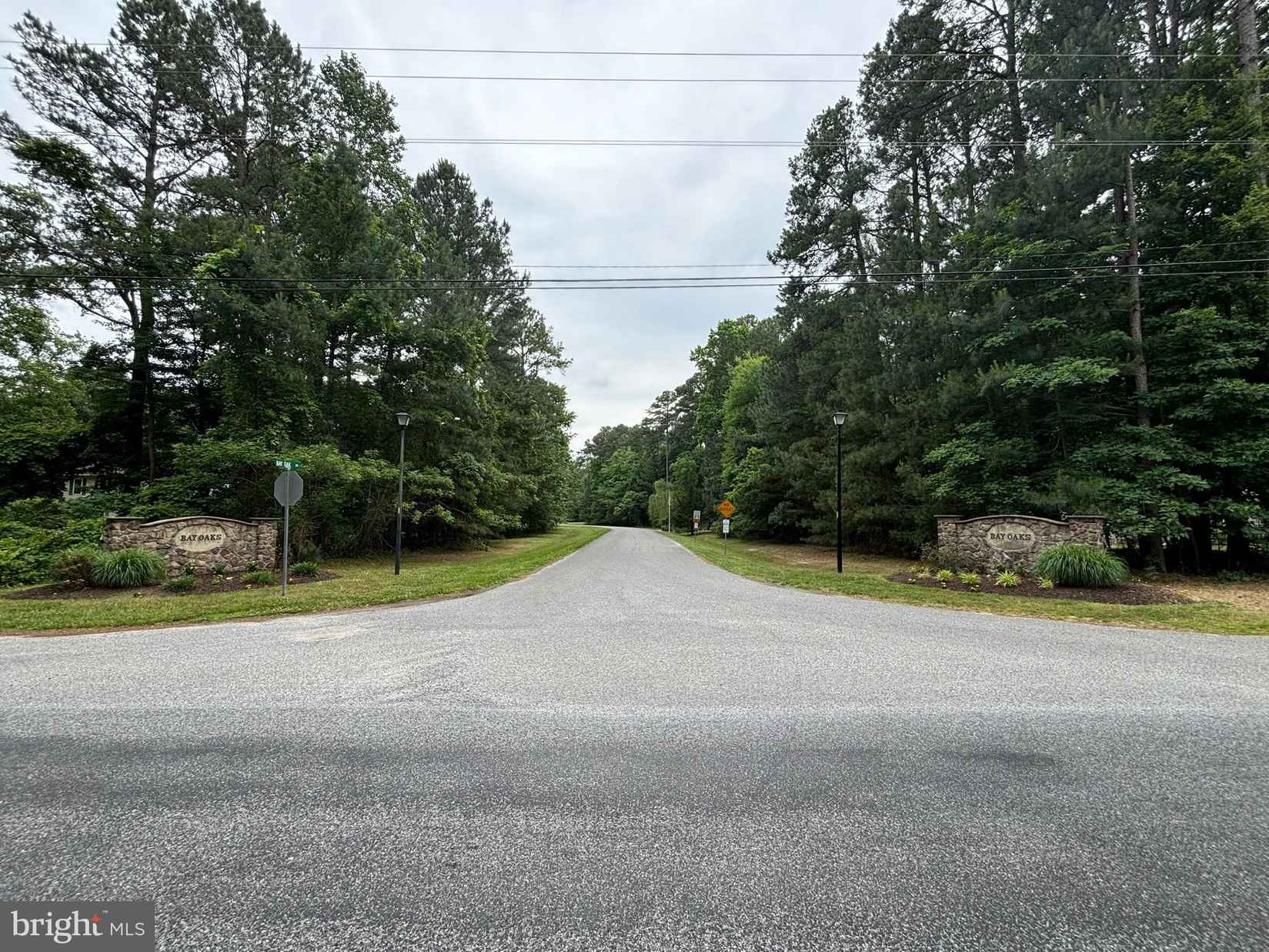 1008 HERON Ct  