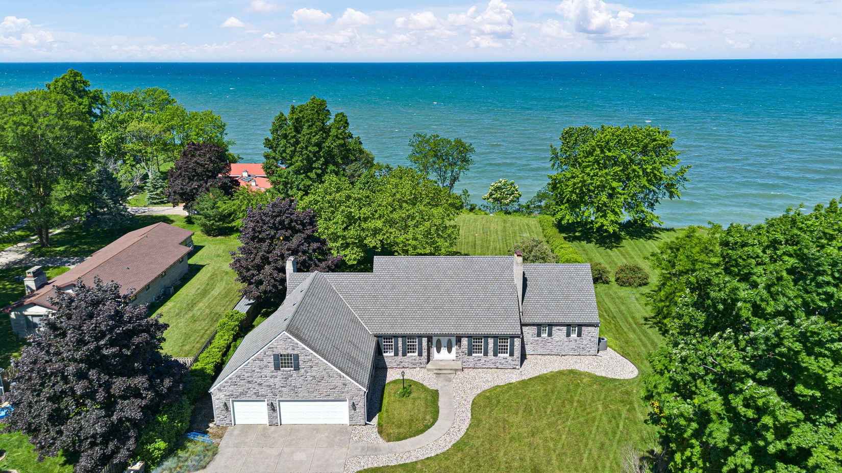 3300 S Lakeshore Dr  