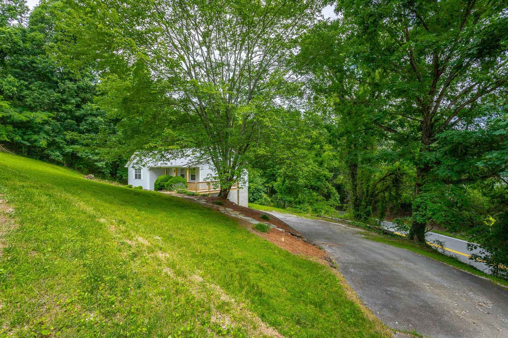 6827 Hillside Bnd Trl  