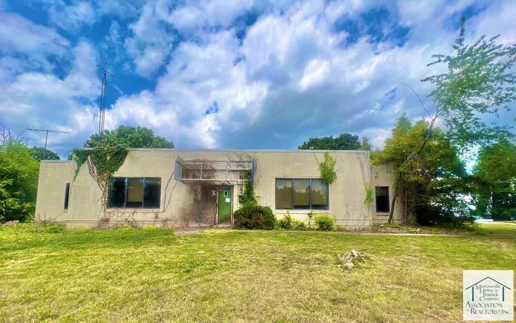 1129 Chatham Hts Rd  