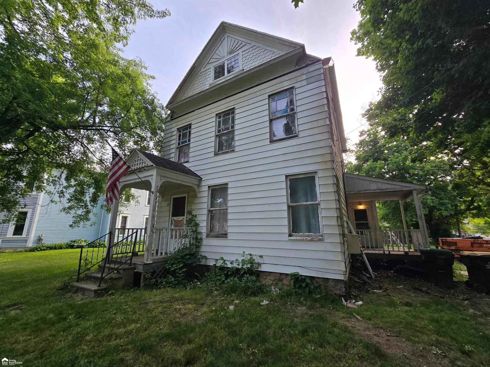223 S Main St  