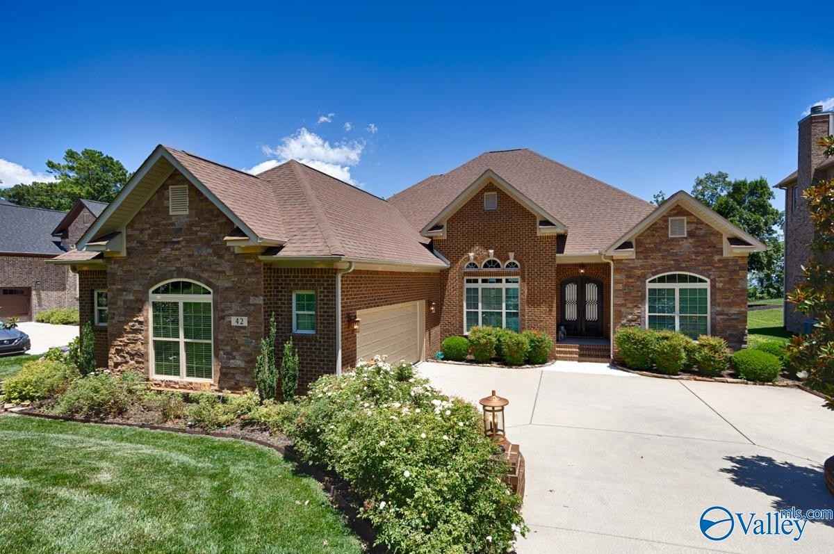 42 Bluff View Dr SE  