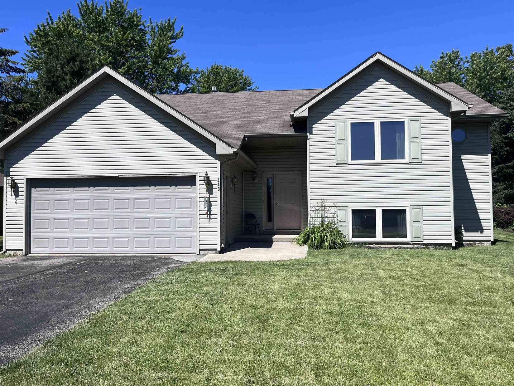 243 SW Briar Clf  