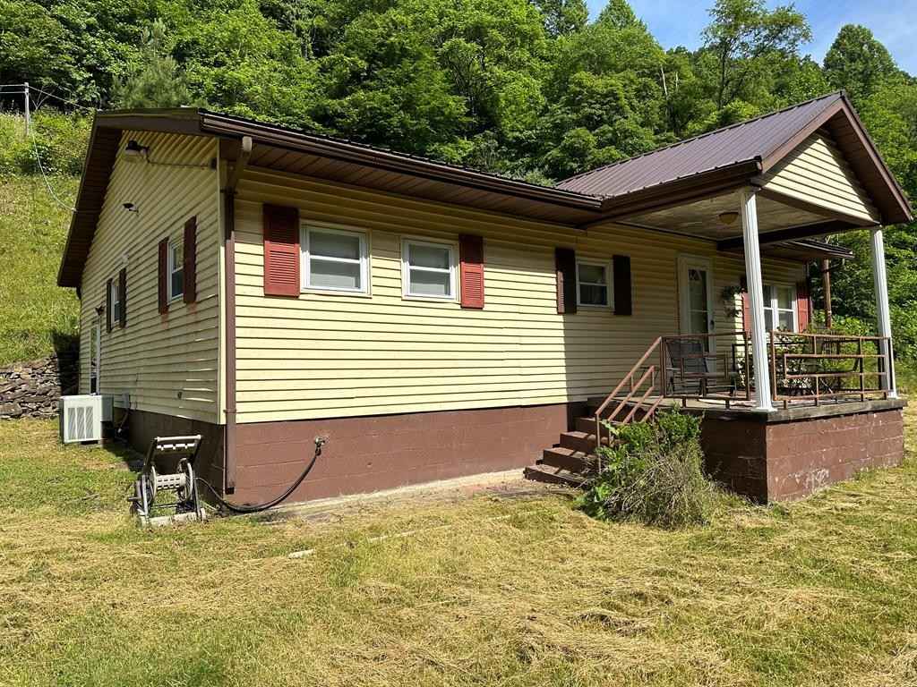 1141 Sunset Holw Rd  