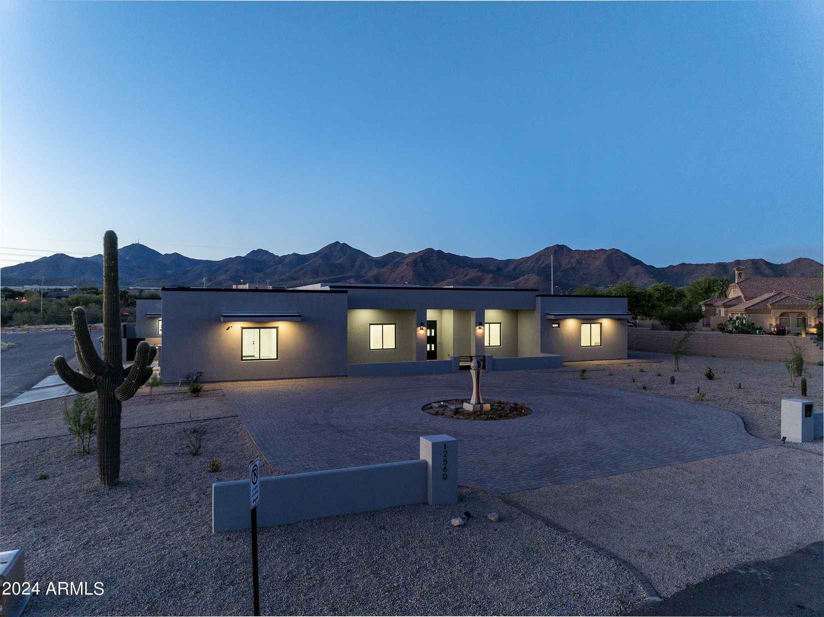 12560 E Cochise Dr  