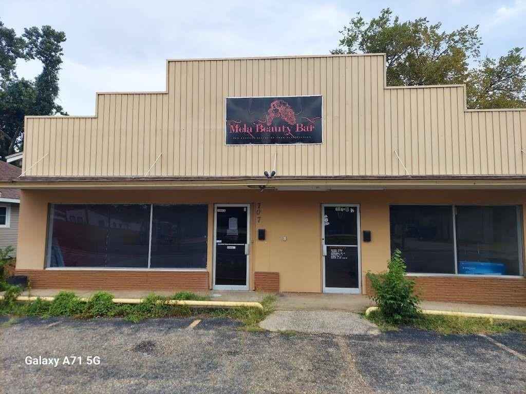 707 E Grand Ave  