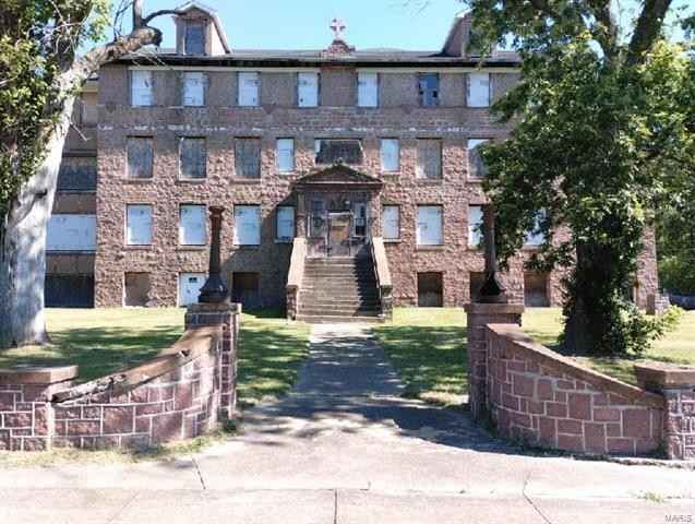 315 West Russell St  