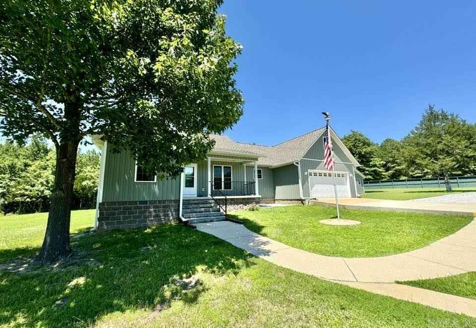 102 Dora Dr  