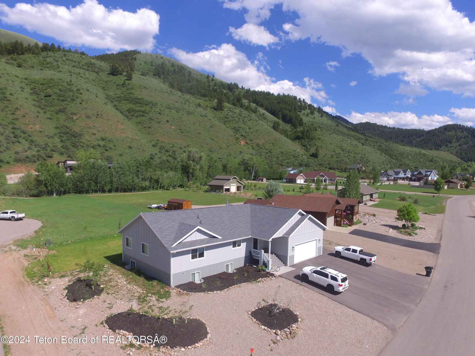 543 ROCKBRIDGE Dr  