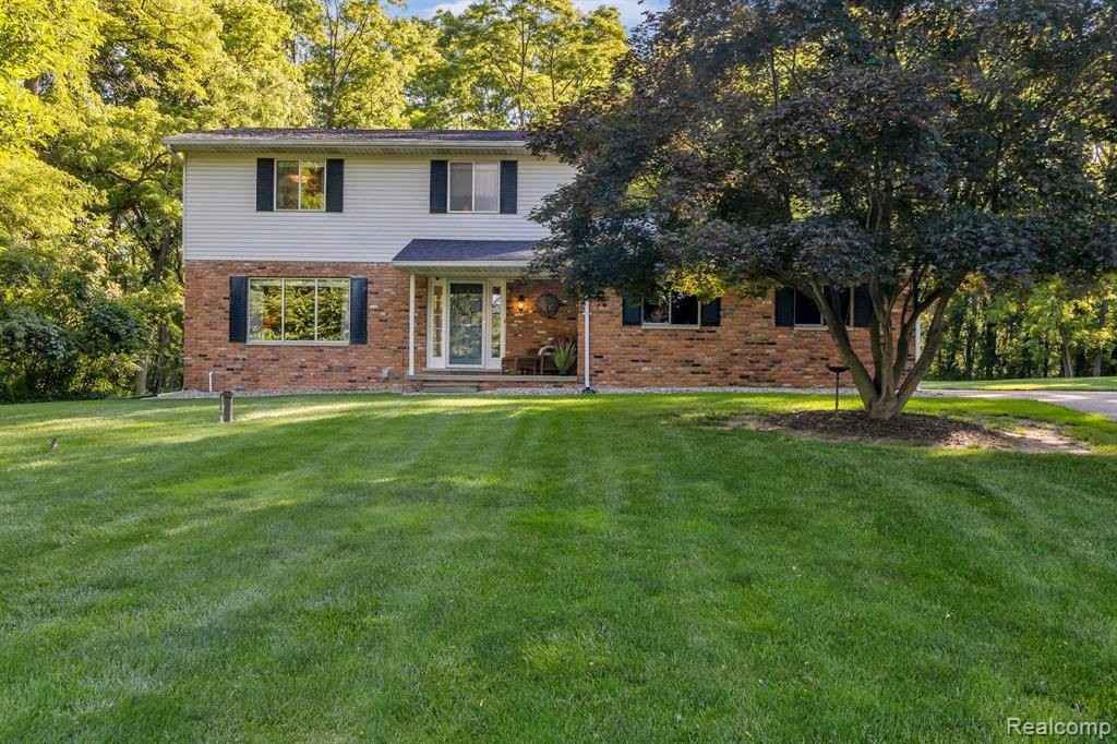 8076 Parkwood  