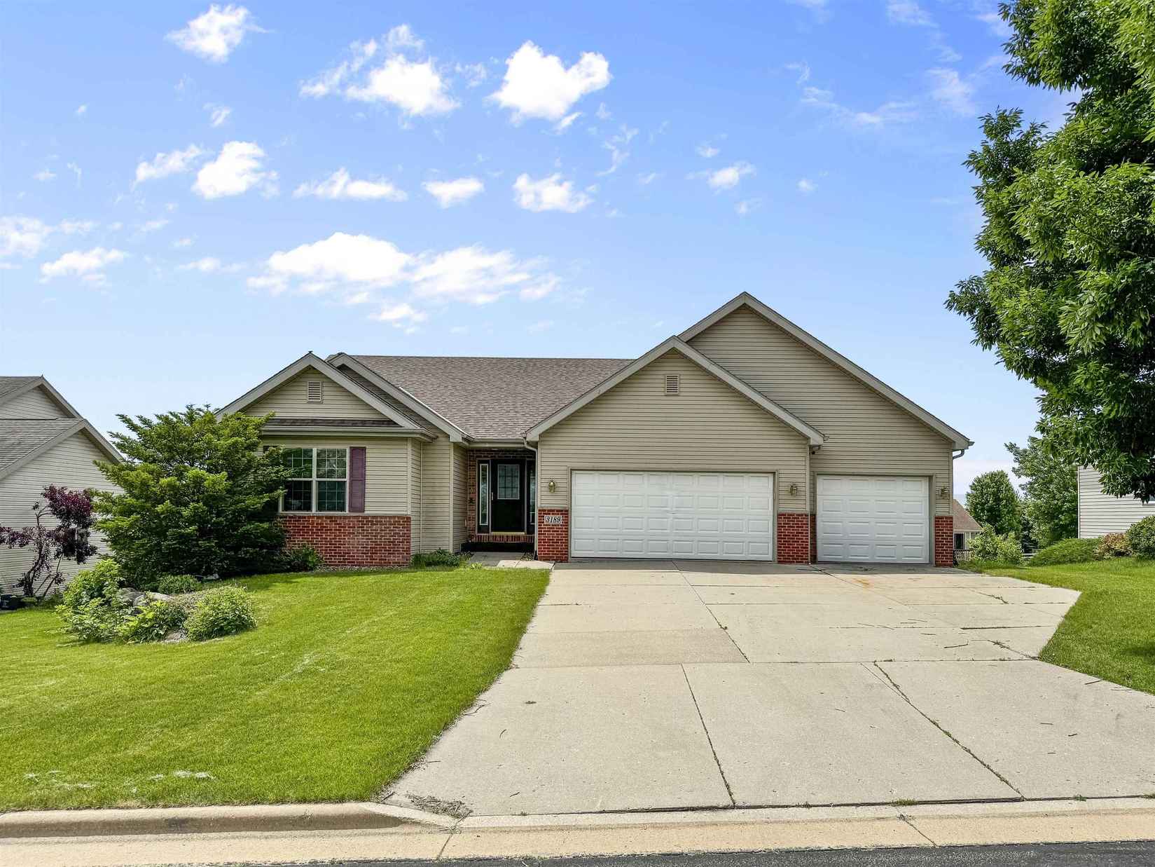 3189 Bookham Dr  