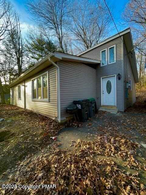 110 Ctr Ave  