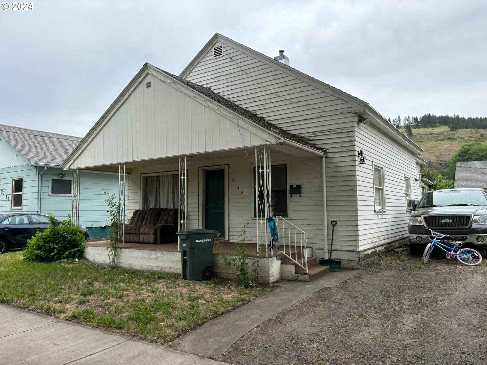2114 Cedar St  