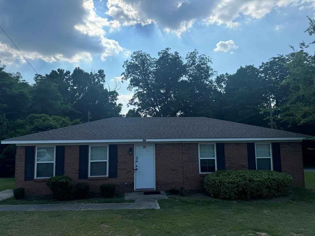 196 Herring Ave  