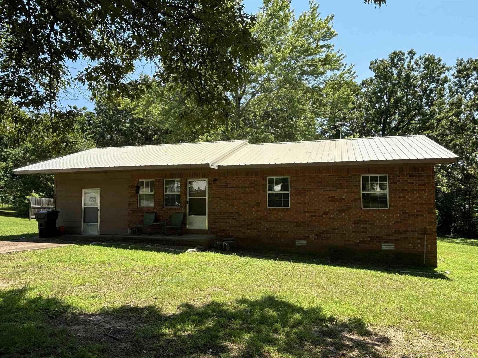142 Sara Cir  